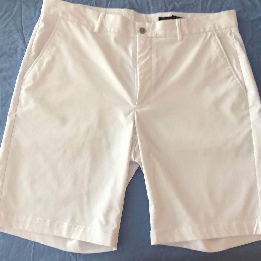 Men’s Greg Norman golf shorts